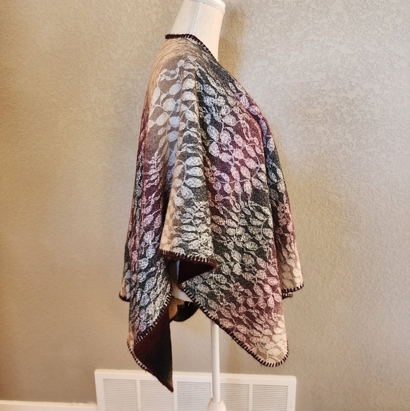 Anthropologie reversable cape poncho one size fits most.  Wrap - Picture 5 of 8